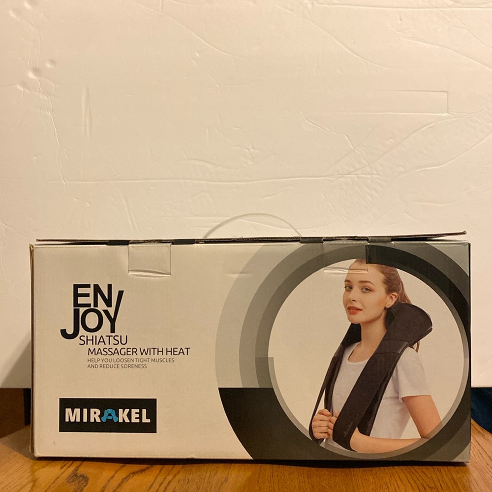 Shiatsu massager with heat. 3 speed settings. Deep kneading